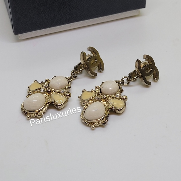 CHANEL Rare Stone Clip Dangle Earrings - Picture 5 of 8
